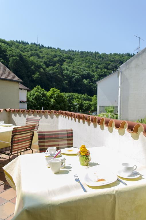 Hotel Haus Schons Mettlach Buitenkant foto